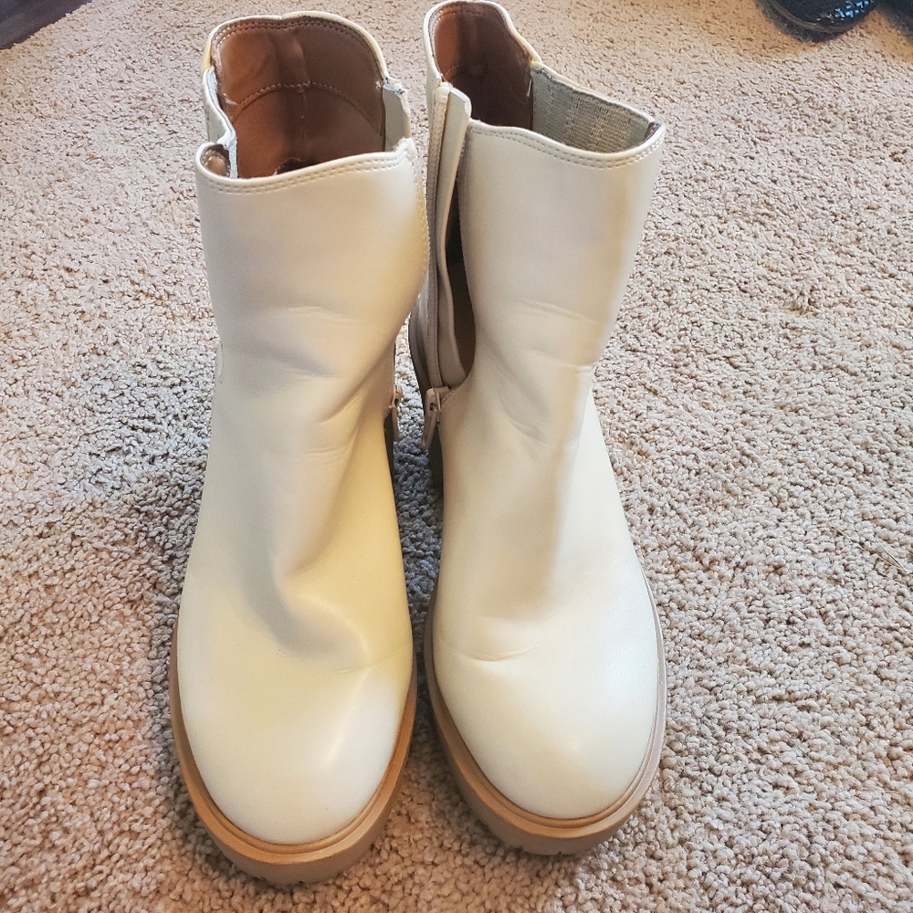 Universal Thread Cream Combat Boots
